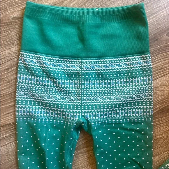 Fabletics Green and White Activewear Set - Picture 3 of 12